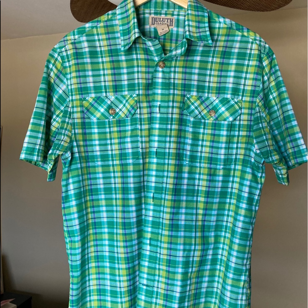 Short sleeve button down